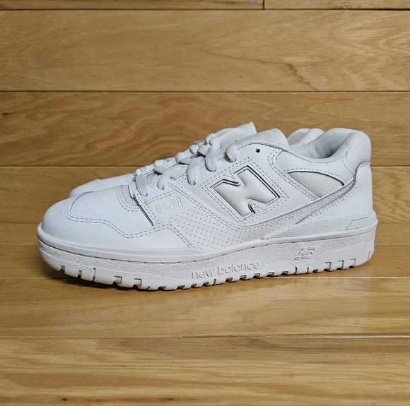 New Balance 550 Triple White Womens Shoe Sneaker BBW550WW - Picture 6 of 16
